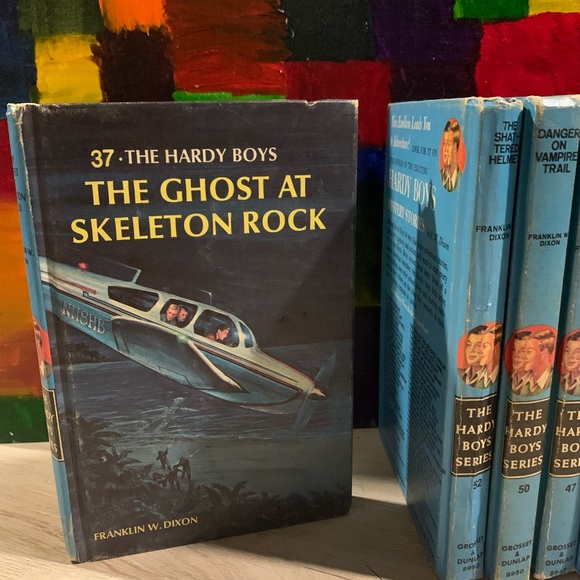 Hardy Boys Hardcover Book 📚 - Picture 10 of 13